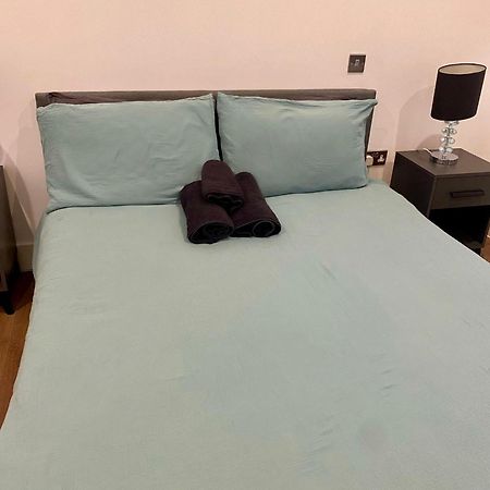 Stunning Rooms By Nine Elms Station ลอนดอน ภายนอก รูปภาพ