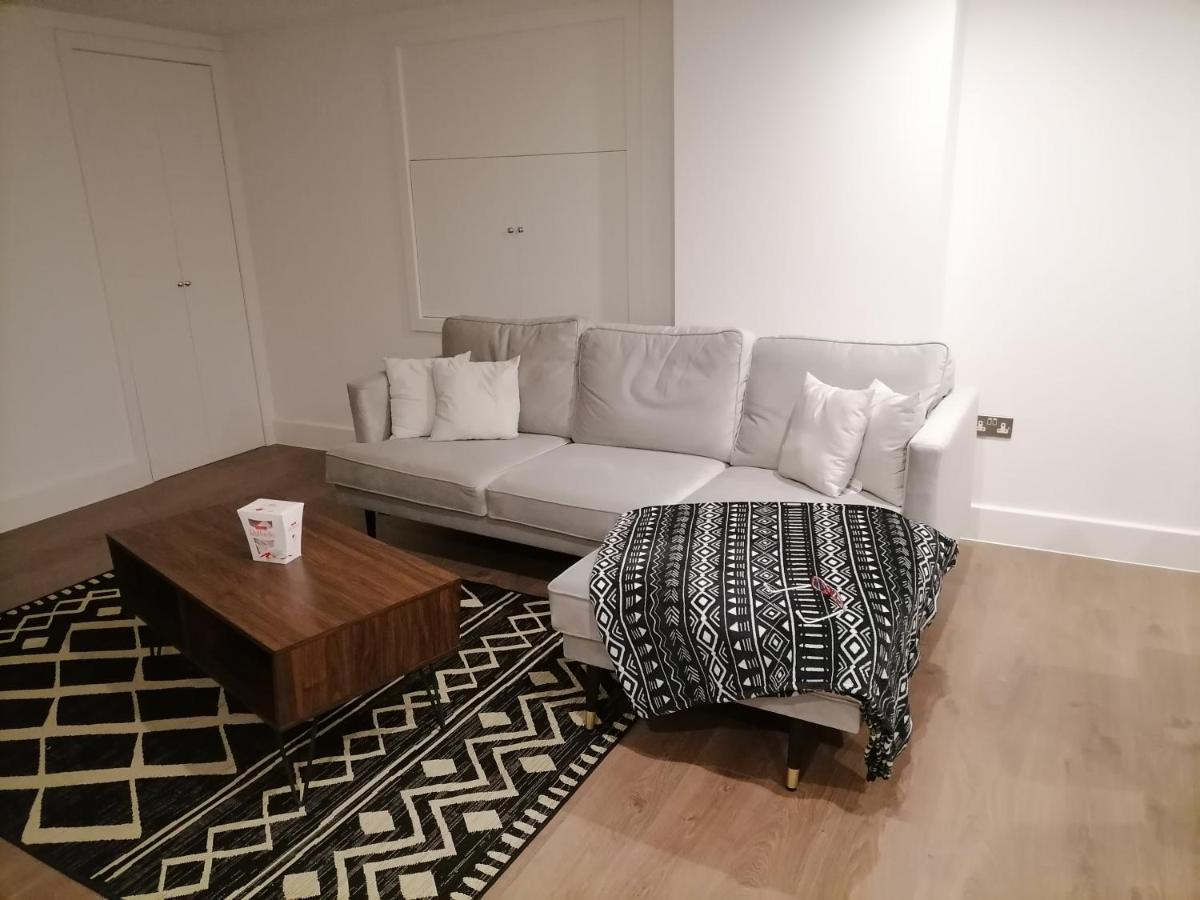 Stunning Rooms By Nine Elms Station ลอนดอน ภายนอก รูปภาพ